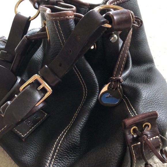 Dooney & Bourke bucket bag - Picture 3 of 11